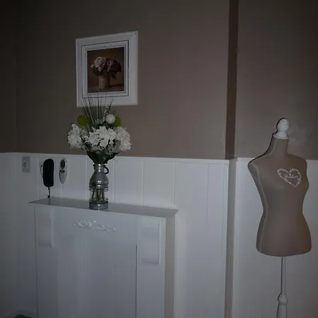 The Originals Access, Des Pins, 蒙特利马尔