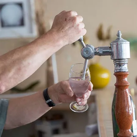 The Originals Access, Des Pins, 酒店