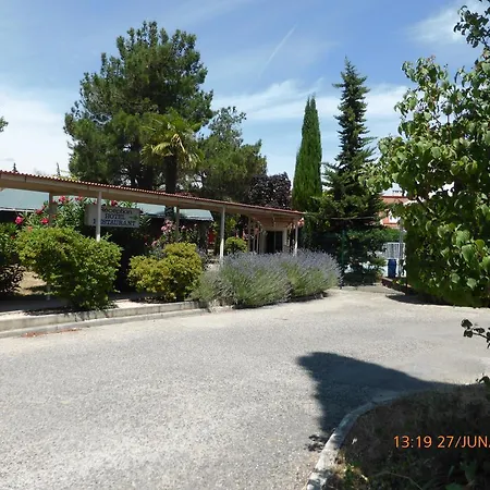 Hotel The Originals Access, Des Pins,