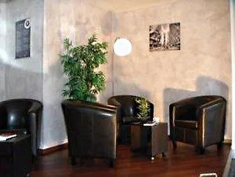 Hotel The Originals Access, Des Pins, 3*