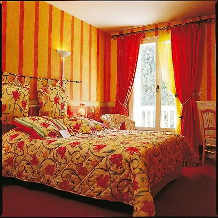 The Originals Access, Des Pins, Hotel Montélimar